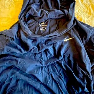 Men’s Nike long sleeve with hood